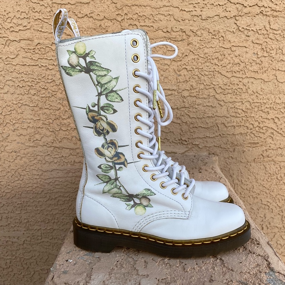 SOLD SOLD Dr Martens LE  White Leather boot - Picture 3 of 12
